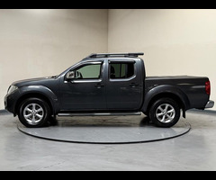 Nissan Navara 2.5 dCi Tekna Auto 4WD Euro 4 4dr - 28