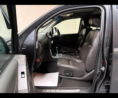 Nissan Navara 2.5 dCi Tekna Auto 4WD Euro 4 4dr - 30