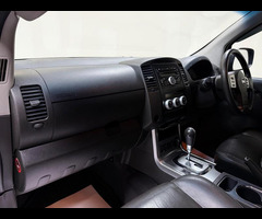 Nissan Navara 2.5 dCi Tekna Auto 4WD Euro 4 4dr - 31