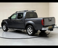Nissan Navara 2.5 dCi Tekna Auto 4WD Euro 4 4dr - 41