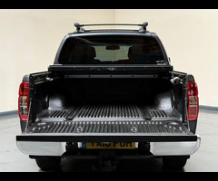 Nissan Navara 2.5 dCi Tekna Auto 4WD Euro 4 4dr - 46