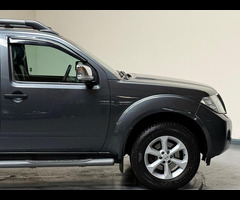 Nissan Navara 2.5 dCi Tekna Auto 4WD Euro 4 4dr - 49
