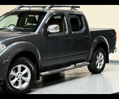 Nissan Navara 2.5 dCi Tekna Auto 4WD Euro 4 4dr - 66