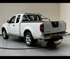 Nissan Navara 2.5 dCi Acenta King Cab Pickup 4WD Euro 5 4dr - 7