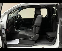 Nissan Navara 2.5 dCi Acenta King Cab Pickup 4WD Euro 5 4dr - 29