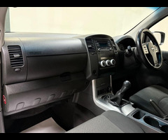 Nissan Navara 2.5 dCi Acenta King Cab Pickup 4WD Euro 5 4dr - 31