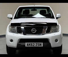 Nissan Navara 2.5 dCi Acenta King Cab Pickup 4WD Euro 5 4dr - 34