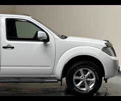 Nissan Navara 2.5 dCi Acenta King Cab Pickup 4WD Euro 5 4dr - 38
