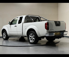 Nissan Navara 2.5 dCi Acenta King Cab Pickup 4WD Euro 5 4dr - 43