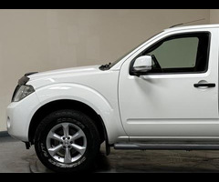 Nissan Navara 2.5 dCi Acenta King Cab Pickup 4WD Euro 5 4dr - 44
