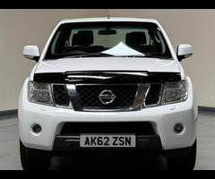 Nissan Navara 2.5 dCi Acenta King Cab Pickup 4WD Euro 5 4dr - 47