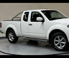 Nissan Navara 2.5 dCi Acenta King Cab Pickup 4WD Euro 5 4dr - 61