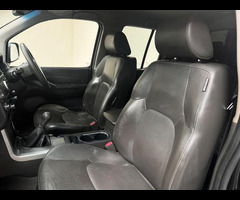 Nissan Navara 2.5 dCi Tekna 4WD Euro 5 4dr - 3