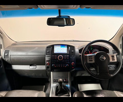 Nissan Navara 2.5 dCi Tekna 4WD Euro 5 4dr - 4
