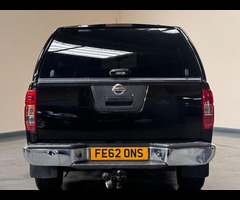 Nissan Navara 2.5 dCi Tekna 4WD Euro 5 4dr - 9