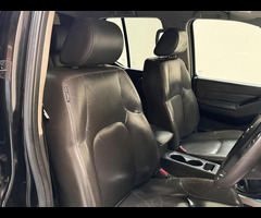 Nissan Navara 2.5 dCi Tekna 4WD Euro 5 4dr - 16