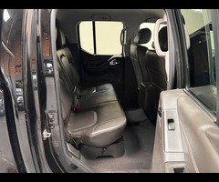 Nissan Navara 2.5 dCi Tekna 4WD Euro 5 4dr - 27