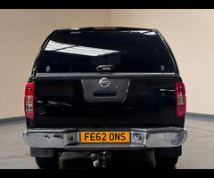 Nissan Navara 2.5 dCi Tekna 4WD Euro 5 4dr - 30
