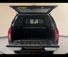 Nissan Navara 2.5 dCi Tekna 4WD Euro 5 4dr - 31