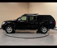 Nissan Navara 2.5 dCi Tekna 4WD Euro 5 4dr - 33