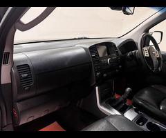 Nissan Navara 2.5 dCi Tekna 4WD Euro 5 4dr - 36