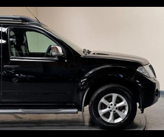 Nissan Navara 2.5 dCi Tekna 4WD Euro 5 4dr - 41