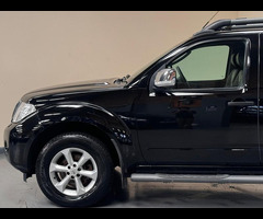 Nissan Navara 2.5 dCi Tekna 4WD Euro 5 4dr - 46