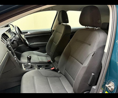 Volkswagen Golf 1.6 TDI BlueMotion Tech SE Nav Euro 6 (s/s) 5dr - 4