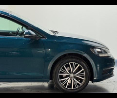 Volkswagen Golf 1.6 TDI BlueMotion Tech SE Nav Euro 6 (s/s) 5dr - 53