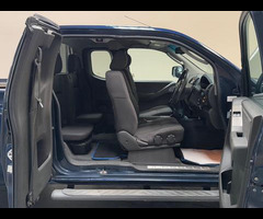 Nissan Navara 2.5 dCi Outlaw King Cab Pickup 4dr - 39