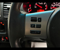 Nissan Navara 2.5 dCi Visia 4WD Euro 5 4dr - 17
