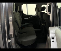 Nissan Navara 2.5 dCi Visia 4WD Euro 5 4dr - 23