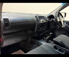 Nissan Navara 2.5 dCi Visia 4WD Euro 5 4dr - 30