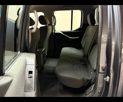 Nissan Navara 2.5 dCi Visia 4WD Euro 5 4dr - 31