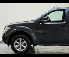 Nissan Navara 2.5 dCi Visia 4WD Euro 5 4dr - 47