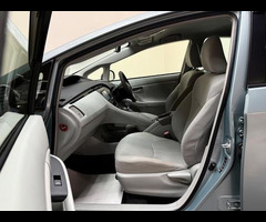Toyota Prius 1.5 CVT 4dr - 32