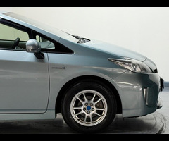 Toyota Prius 1.5 CVT 4dr - 46