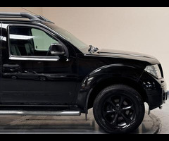 Nissan Navara 2.5 dCi Aventura 4dr - 42