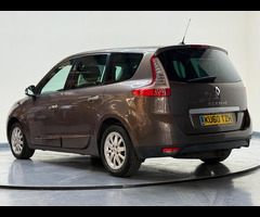 Renault Grand Scenic 1.5 dCi Privilege TomTom Euro 4 5dr - 40