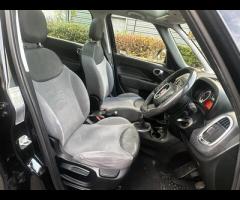 Fiat 500L GREAT EXAMPLE OF A FIAT 500L , DRIVE AWAY BARGAIN!!

MANUAL
DIESEL
SOLID 1.6L ENGINE 
ONLY - 9