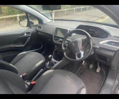 Peugeot 208 GREAT EXAMPLE OF A PEUGEOT 208, DRIVE AWAY BARGAIN!!

MANUAL
DIESEL
SOLID 1.6L ENGINE 
U - 9