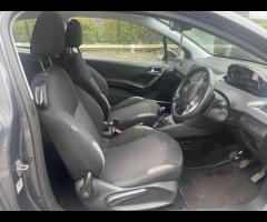 Peugeot 208 GREAT EXAMPLE OF A PEUGEOT 208, DRIVE AWAY BARGAIN!!

MANUAL
DIESEL
SOLID 1.6L ENGINE 
U - 13