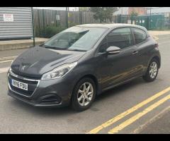 Peugeot 208 GREAT EXAMPLE OF A PEUGEOT 208, DRIVE AWAY BARGAIN!!

MANUAL
DIESEL
SOLID 1.6L ENGINE 
U - 14