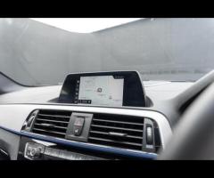 BMW 1 Series Over £3,100 of Optional Extras & ** 1 Previous Owner From New ** Finished in Estori - 33