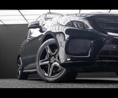 Mercedes-Benz GLE Detailed Service History with 8 Mercedes-Benz Main Dealer Services! Finished in Ob - 28