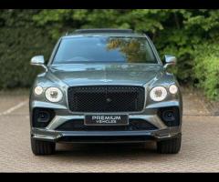 Bentley Bentayga Premium Vehicles proudly present this exceptional Bentley Bentayga 4.0 V8
A rare 7- - 5