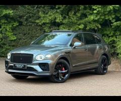 Bentley Bentayga Premium Vehicles proudly present this exceptional Bentley Bentayga 4.0 V8
A rare 7- - 7