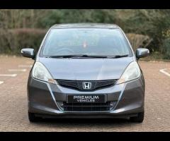 Honda Jazz Premium Vehicles present this Honda Jazz 1.4 i-VTEC ES CVT, a compact hatchback celebrate - 3