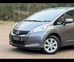 Honda Jazz Premium Vehicles present this Honda Jazz 1.4 i-VTEC ES CVT, a compact hatchback celebrate - 5