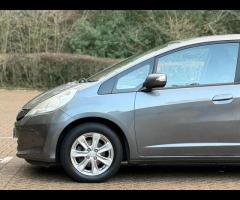 Honda Jazz Premium Vehicles present this Honda Jazz 1.4 i-VTEC ES CVT, a compact hatchback celebrate - 7